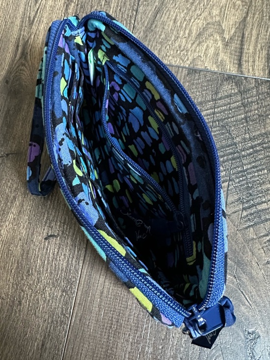 Vera Bradley “Indigo Pop” Wristlet - Picture 3 of 7